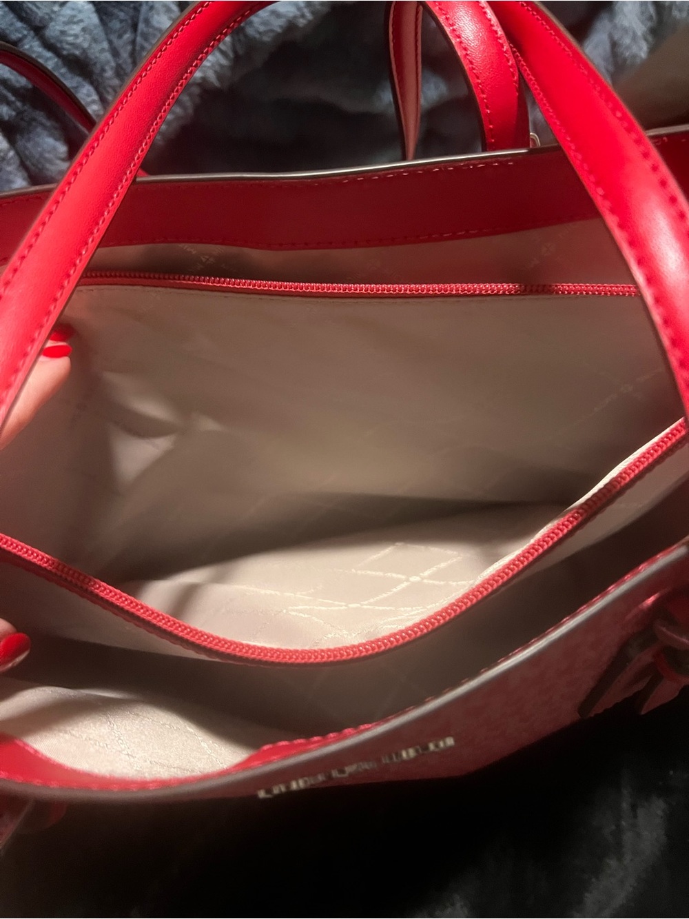 Michael Kors Pink and Cream Signature Tote with Gold Hardware - Picture 4 of 6